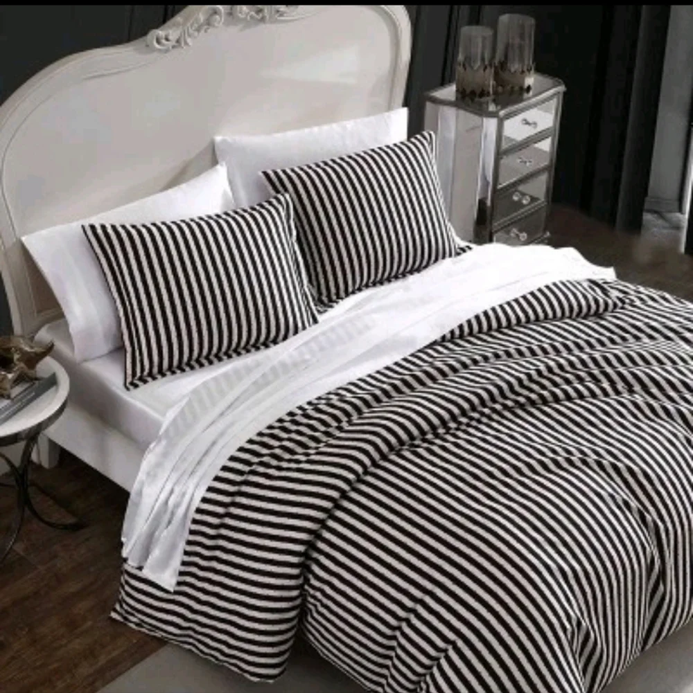 3pc Betsey Johnson Full/Queen Wonderland Stripe Microfiber Duvet Set Black